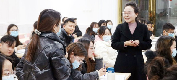 渭城 专家指导+名师授课+培优补弱+日清月结的教学模式