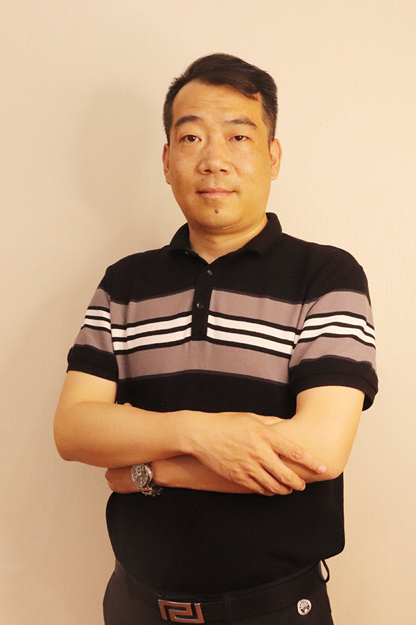 渭城冯少坤 本科学历,毕业于陕西师范大学