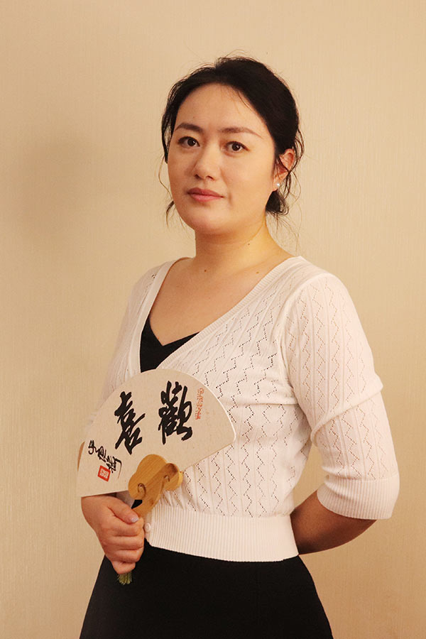 渭城石亚利 研究生学历,毕业于陕西师范大学